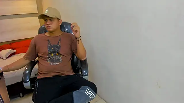 Snapshot of Warning_Boy chatting on January 2025 09:18:01 PM Warning Boy online show from January 2025 09:18:01 PM