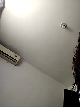 Snapshot of Mia_WAll chatting on January 2025 01:21:02 PM Mia WAll online show from January 2025 01:21:02 PM