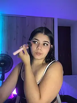 Snapshot of pretty_angela1 chatting on June 2026 03:22:02 AM pretty angela1 online show from June 2026 03:22:02 AM