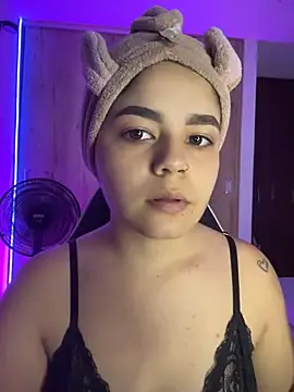 Snapshot of pretty_angela1 chatting on July 2026 05:14:02 AM pretty angela1 online show from July 2026 05:14:02 AM