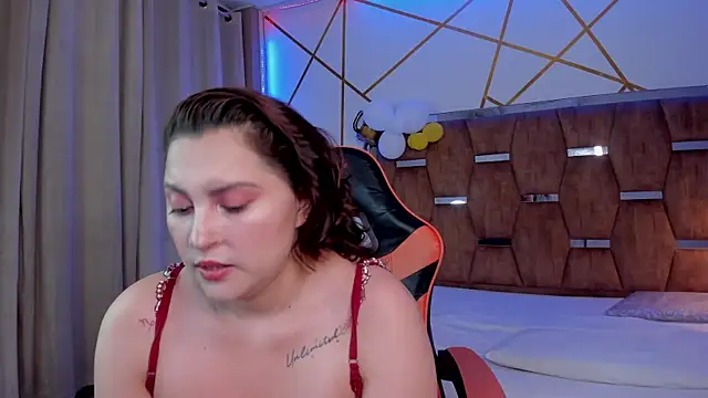 LunaPleasure online show from October 2025 04:43:02 AM