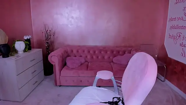 evanew  online show from February 2025 07:38:02 PM