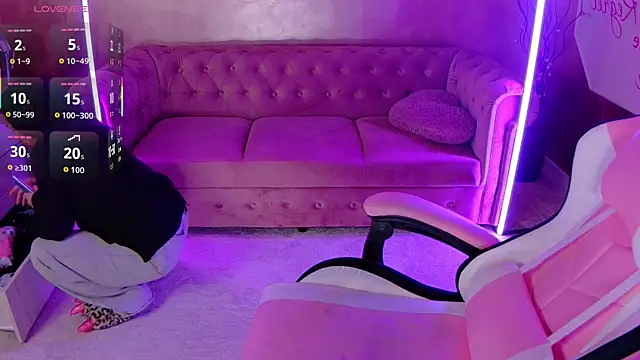 evanew  online show from October 2025 06:50:01 PM