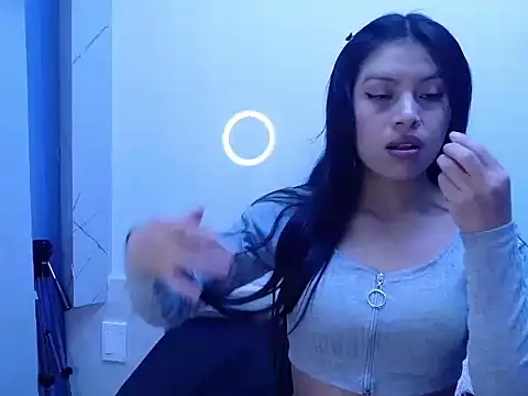 Chloe Martini online show from November 2025 03:20:02 AM