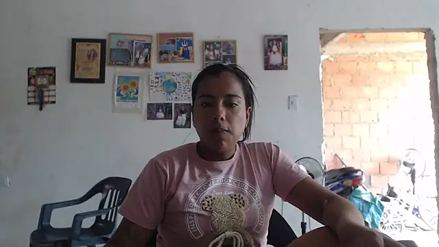 Coral0403 online show from May 2026 06:38:02 PM