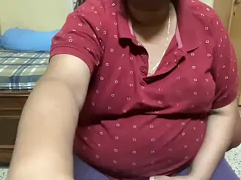 Snapshot of FatIndianBoy chatting on January 2025 05:58:01 PM FatIndianBoy online show from January 2025 05:58:01 PM