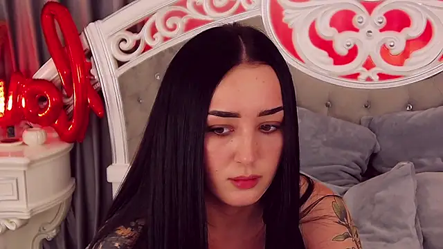 Snapshot of KimKhallifa chatting on February 2025 07:09:02 AM KimKhallifa online show from February 2025 07:09:02 AM