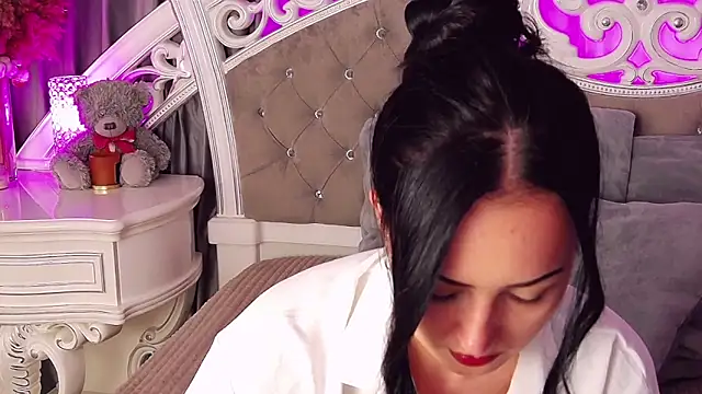 Snapshot of KimKhallifa chatting on September 2025 02:57:01 AM KimKhallifa online show from September 2025 02:57:01 AM