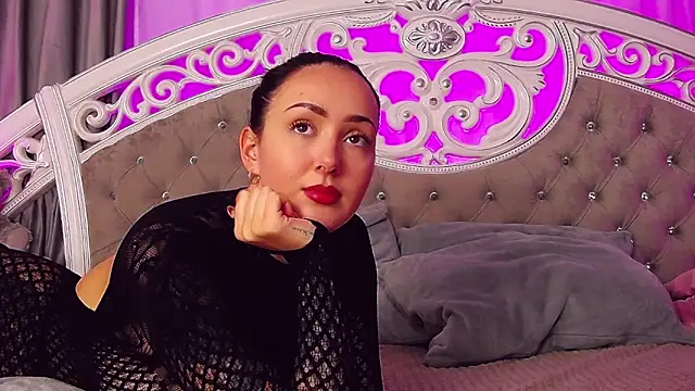 Snapshot of KimKhallifa chatting on October 2025 04:55:02 AM KimKhallifa online show from October 2025 04:55:02 AM