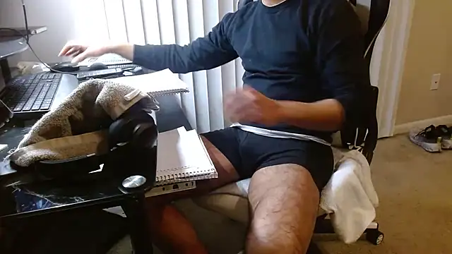 Snapshot of MrLatinKing chatting on December 2025 02:21:01 AM MrLatinKing online show from December 2025 02:21:01 AM