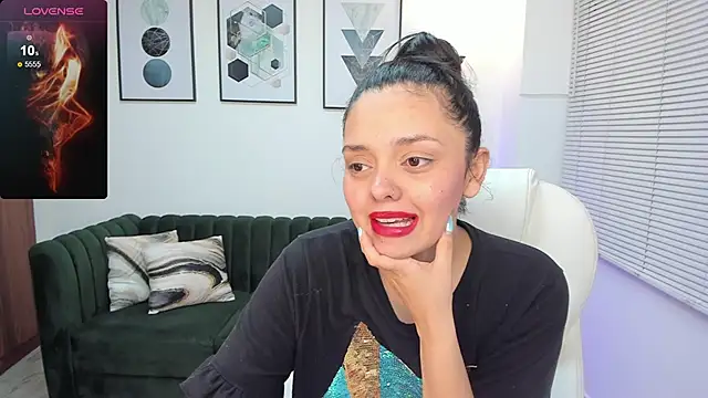 Snapshot of amelia_cherry chatting on February 2025 11:54:01 AM amelia cherry online show from February 2025 11:54:01 AM