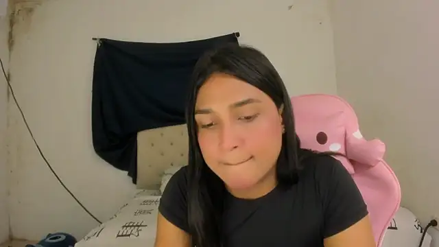 Miss noah18 online show from November 2025 10:21:01 PM