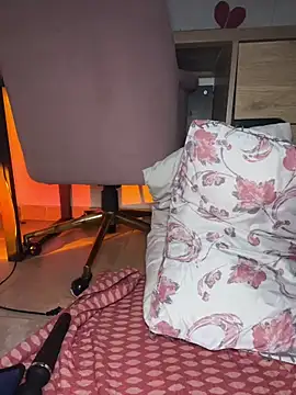 Ninabrunette18 online show from November 2025 03:05:01 AM