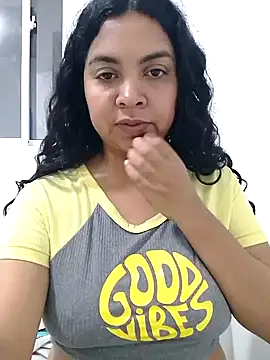 Snapshot of Brendabluee chatting on January 2025 01:33:01 AM Brendabluee online show from January 2025 01:33:01 AM