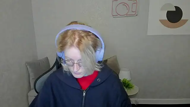 Snapshot of ElizabethHarpper chatting on September 2025 12:11:01 AM ElizabethHarpper online show from September 2025 12:11:01 AM