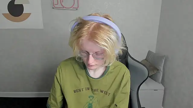 Snapshot of ElizabethHarpper chatting on September 2025 12:55:01 AM ElizabethHarpper online show from September 2025 12:55:01 AM