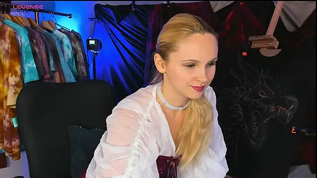 Snapshot of Anna_Corsets chatting on October 2025 01:22:02 PM Anna Corsets online show from October 2025 01:22:02 PM