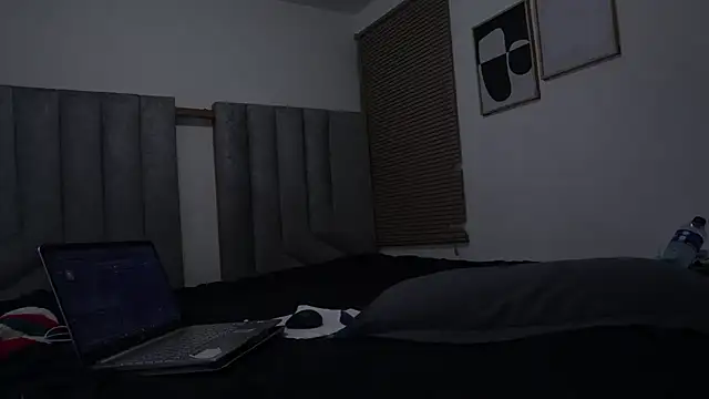 womantall99 online show from April 2026 03:20:01 PM