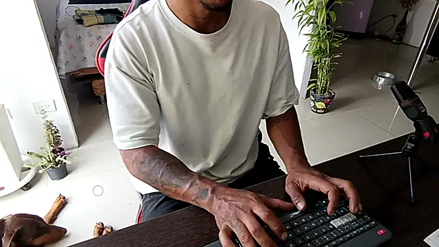 Adam Valenciia online show from February 2026 05:53:02 PM