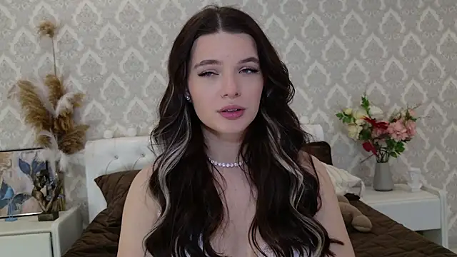 Nellie Medina online show from February 2025 01:04:01 AM