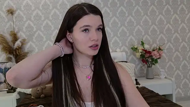 Nellie Medina online show from February 2025 09:09:01 PM