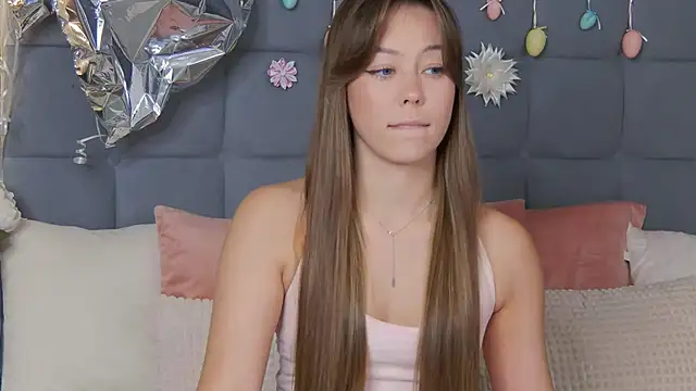 Snapshot of TheEmma chatting on April 2026 02:58:02 PM TheEmma online show from April 2026 02:58:02 PM