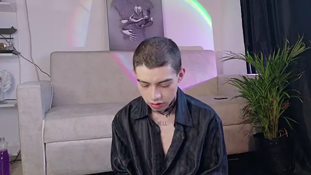 Henophiid online show from December 2025 10:18:02 PM