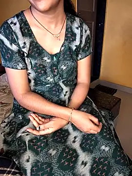 lovelygirl4567 online show from October 2025 05:49:02 AM