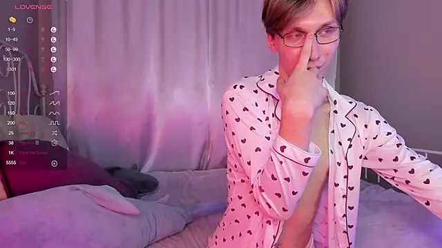 Adrian Di online show from February 2025 07:33:01 PM