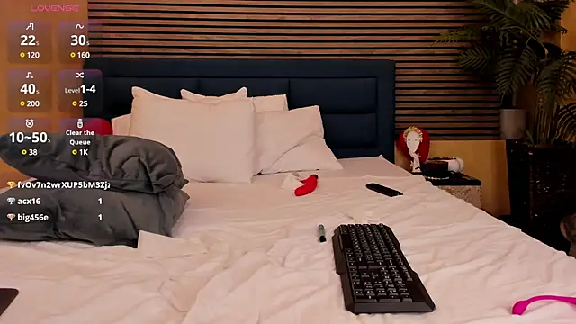 SamaraSinn online show from March 2025 12:11:02 PM