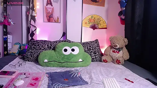 Snapshot of noah420sr chatting on November 2025 02:05:02 PM noah420sr online show from November 2025 02:05:02 PM