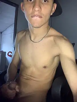 gabrielzinnnn085 online show from November 2025 08:09:01 PM