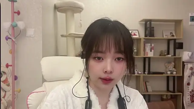 Chenjing0 online show from December 2025 04:21:01 AM