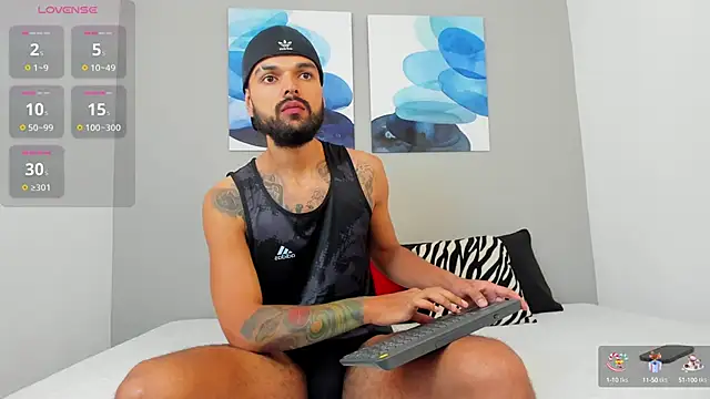 Snapshot of Emilio_Wolf chatting on February 2025 07:05:02 PM Emilio Wolf online show from February 2025 07:05:02 PM