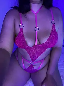 Snapshot of julianabun chatting on January 2025 07:24:01 PM julianabun online show from January 2025 07:24:01 PM