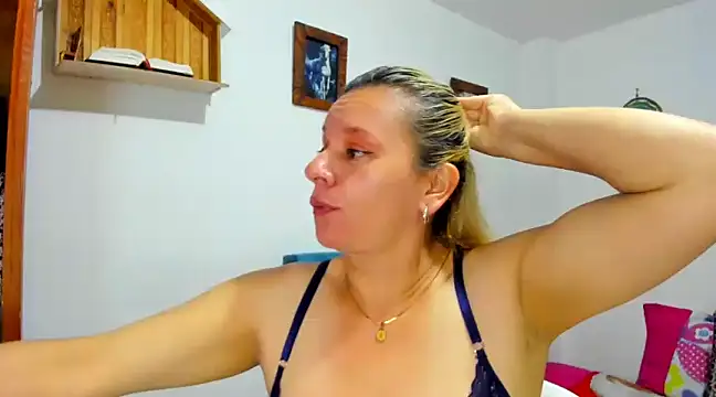 Snapshot of sofi_saliva2511 chatting on January 2025 02:35:01 PM sofi saliva2511 online show from January 2025 02:35:01 PM
