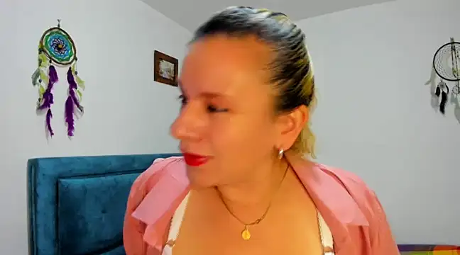 Snapshot of sofi_saliva2511 chatting on February 2025 05:17:02 PM sofi saliva2511 online show from February 2025 05:17:02 PM