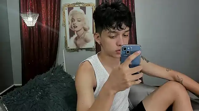 jisuscat online show from March 2025 02:15:02 AM