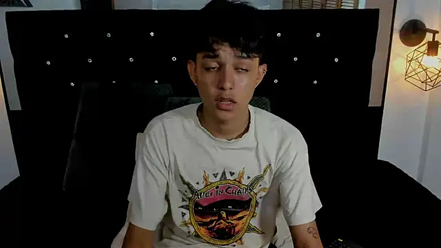 jisuscat online show from October 2025 09:28:02 PM