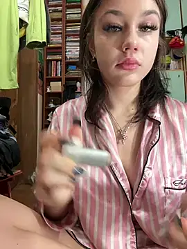 Snapshot of Wixc chatting on January 2025 12:22:01 PM Wixc online show from January 2025 12:22:01 PM