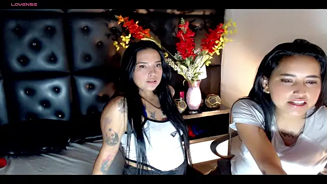 Snapshot of Carolaine01 chatting on January 2025 11:35:02 PM Carolaine01 online show from January 2025 11:35:02 PM