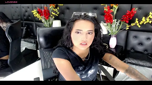 Snapshot of Carolaine01 chatting on January 2025 08:11:01 PM Carolaine01 online show from January 2025 08:11:01 PM