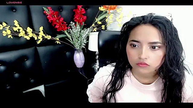 Snapshot of Carolaine01 chatting on February 2025 08:20:02 PM Carolaine01 online show from February 2025 08:20:02 PM