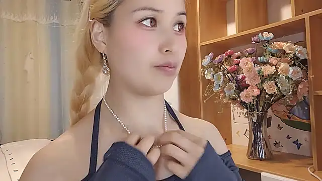 Lucky-xiuxiu online show from March 2025 01:48:01 PM