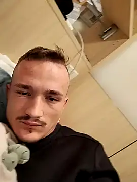 frankthefuck69 online show from November 2025 09:24:02 PM