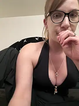 Kitty DaCocks online show from December 2025 11:23:02 PM