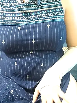 Snapshot of mallupriyapriya chatting on June 2026 05:46:02 AM mallupriyapriya online show from June 2026 05:46:02 AM