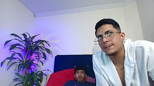 twinkmilk  online show from February 2025 11:55:01 AM