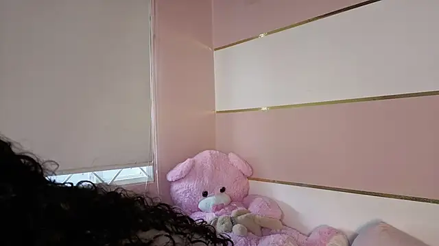 Charlotte  Miller online show from October 2025 11:33:02 AM