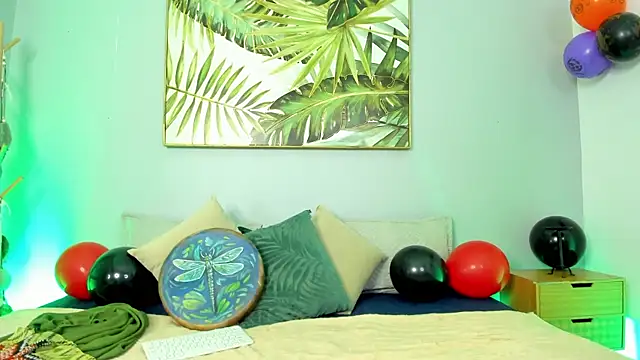 Snapshot of iriis_rosse chatting on October 2025 01:34:02 PM iriis rosse online show from October 2025 01:34:02 PM